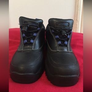 Land’s End Waterproof shoes size 6 M 7.5W